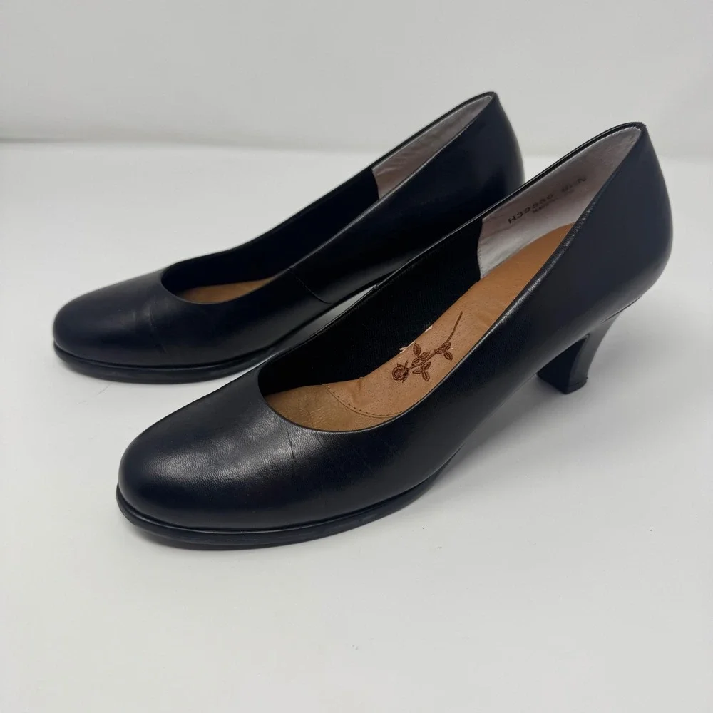 Black Leather Round Toe Closed Pump Heel Size 8.5 W Comfy Professional Mid Heel